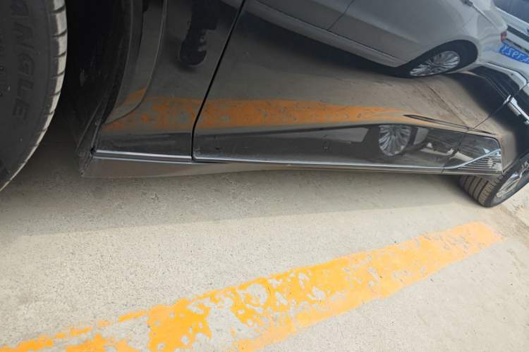 Used Toyota bZ3 2024 517 km Elite PRO Left Side Sill