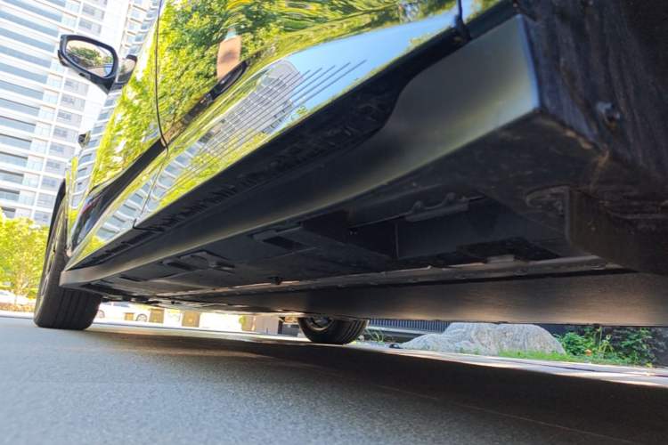 Used Toyota bZ3 2024 616 km Long-Range Premium Left Side Sill