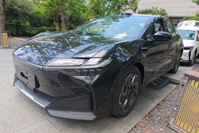 Used Toyota bZ3 2024 616 km Long-Range Premium