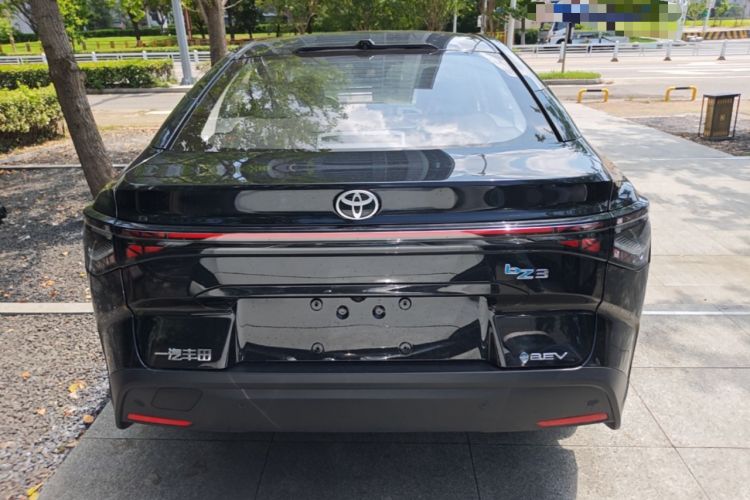 Used Toyota bZ3 2024 616 km Long-Range Premium Rear