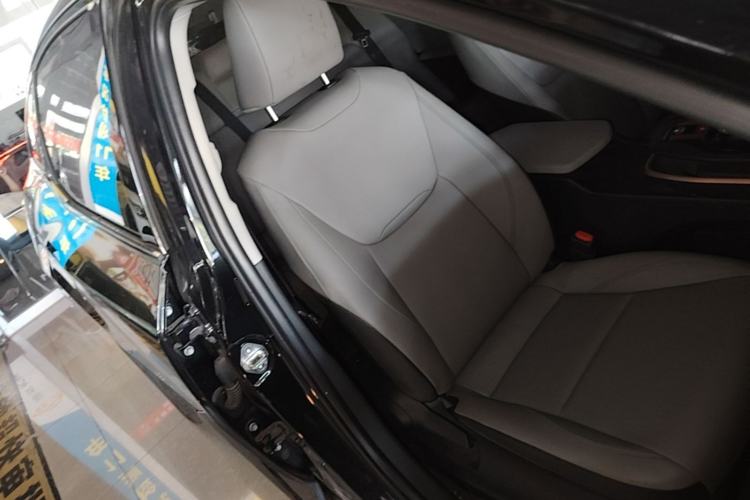 Used Toyota bZ3 2024 517 km Elite PRO Right Front Seat
