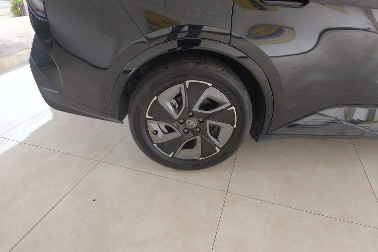 Used Toyota bZ3 2024 517 km Elite PRO Right Rear Wheel Hub