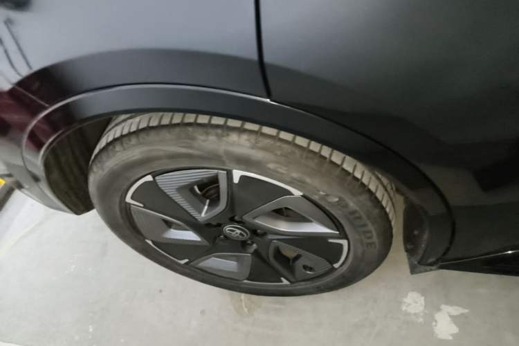 Used Toyota bZ3 2024 517 km Elite PRO Right Rear Wheel Hub