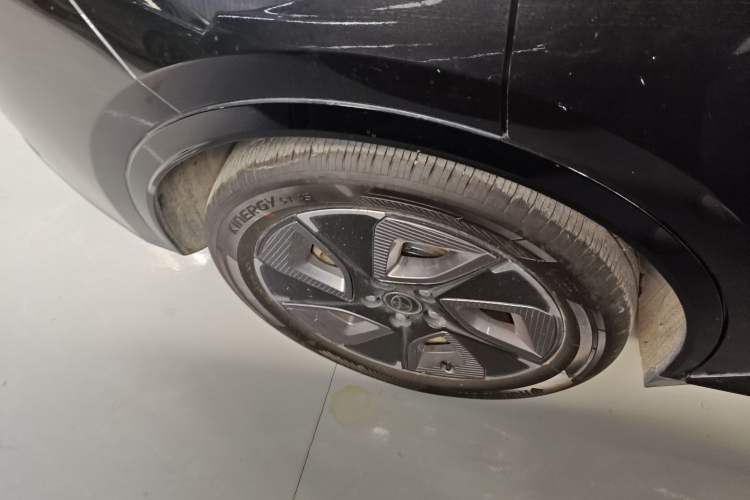 Used Toyota bZ3 2024 517 km Elite PRO Right Rear Wheel Hub