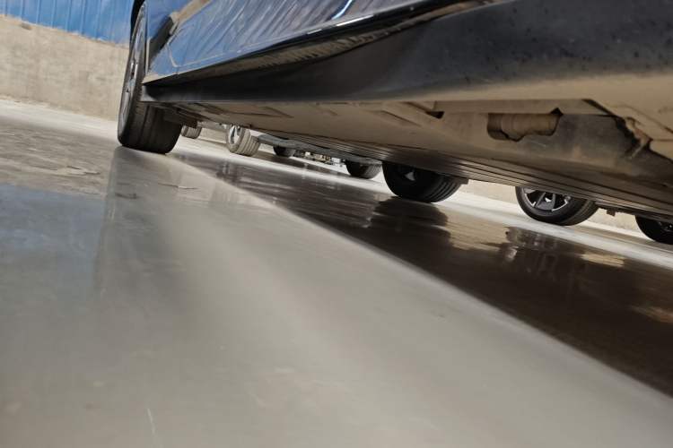 Used Toyota bZ3 2024 517 km Elite PRO Right Side Sill