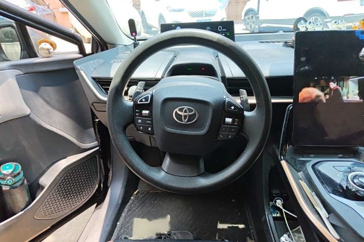 Used Toyota bZ3 2024 517 km Elite PRO Steering Wheel