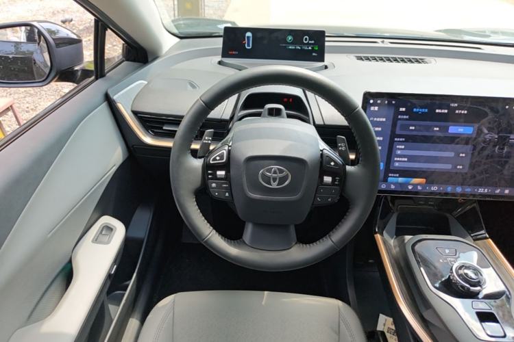 Used Toyota bZ3 2024 616 km Long-Range Premium Steering Wheel