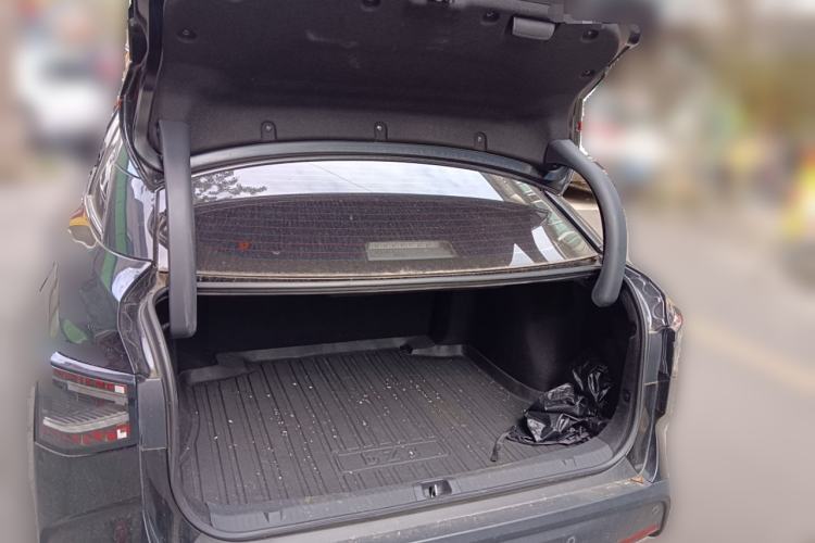 Used Toyota bZ3 2024 517 km Elite PRO Trunk