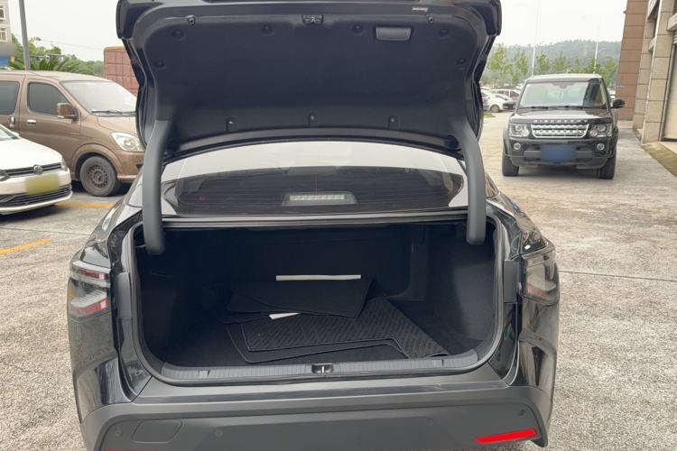 Used Toyota bZ3 2024 517 km Elite PRO Trunk