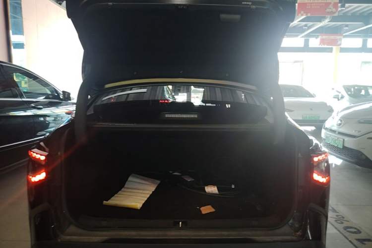 Used Toyota bZ3 2024 517 km Elite PRO Trunk