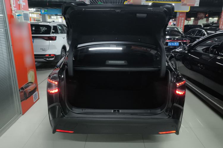 Used Toyota bZ3 2024 517 km Elite PRO Trunk