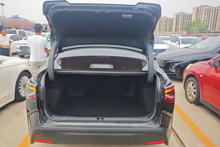 Used Toyota bZ3 2024 517 km Elite PRO Trunk