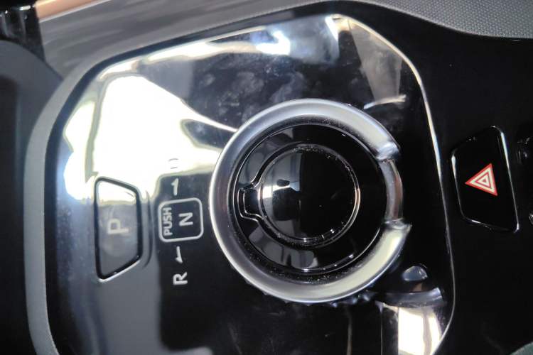Used Toyota bZ3 2024 517 km Elite PRO Gear Lever