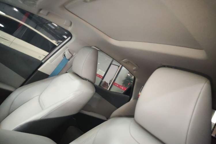 Used Toyota bZ3 2024 517 km Elite PRO Headliner