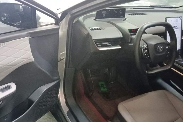 Used Toyota bZ3 2024 517 km Elite PRO Interior 3