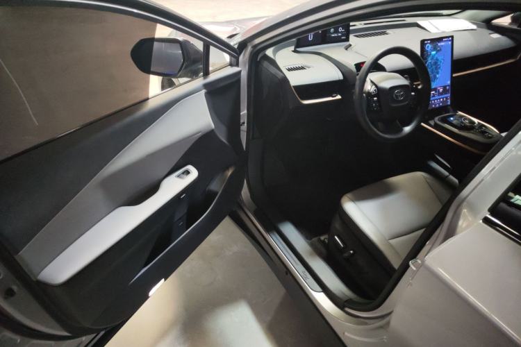 Used Toyota bZ3 2024 517 km Elite PRO Interior 3