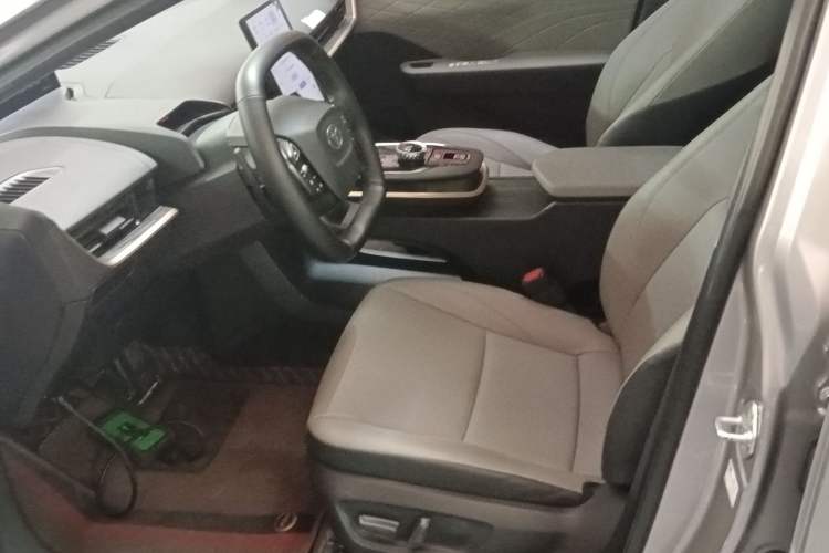 Used Toyota bZ3 2024 517 km Elite PRO Left Front Seat