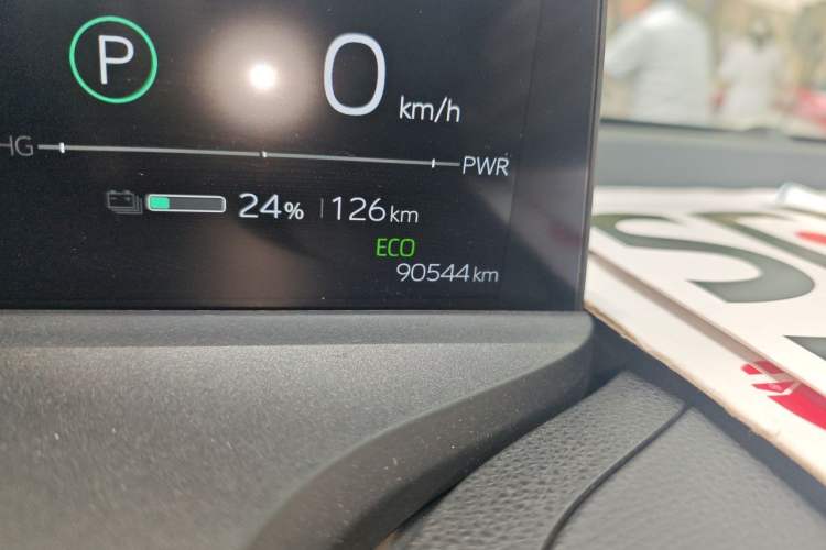 Used Toyota bZ3 2024 517 km Elite PRO Odometer Close Up
