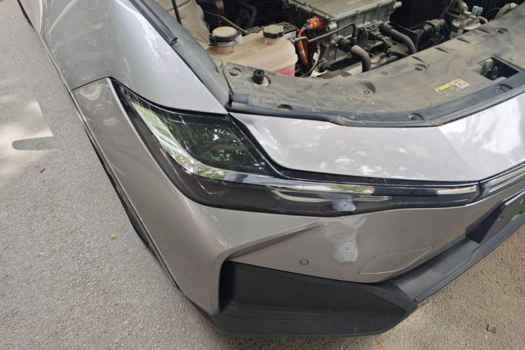 Used Toyota bZ3 2024 517 km Elite PRO Right Front Headlight