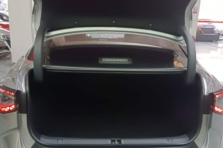 Used Toyota bZ3 2024 517 km Elite PRO Trunk