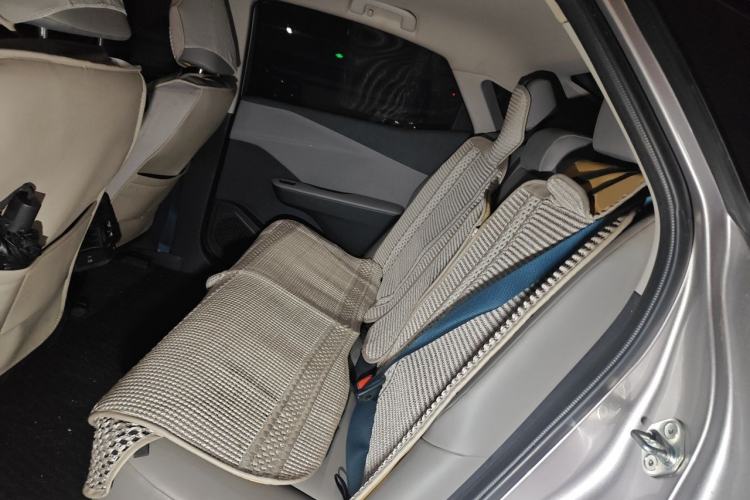 Used Toyota bZ3 2024 616 km Long-Range PRO Left Rear Seat