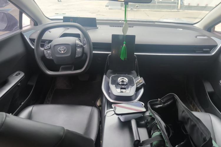 Used Toyota bZ3  Center Console