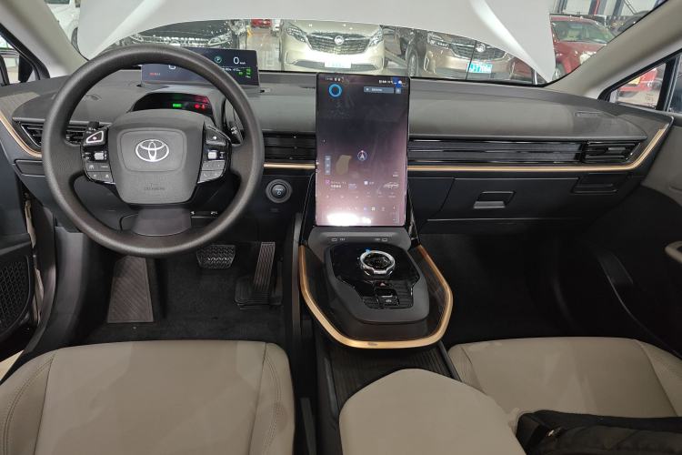 Used Toyota bZ3 2024 517 km Elite PRO Center Console