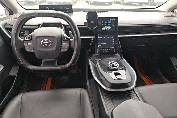 Used Toyota bZ3 2024 517 km Elite PRO Center Console