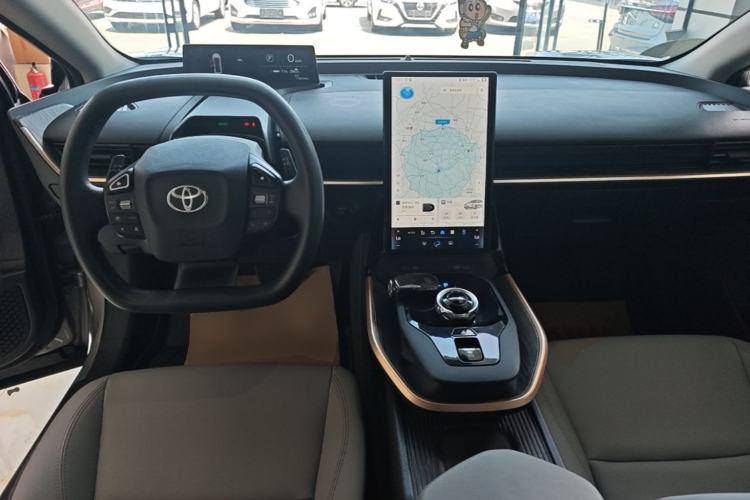 Used Toyota bZ3 2024 517 km Elite PRO Center Console