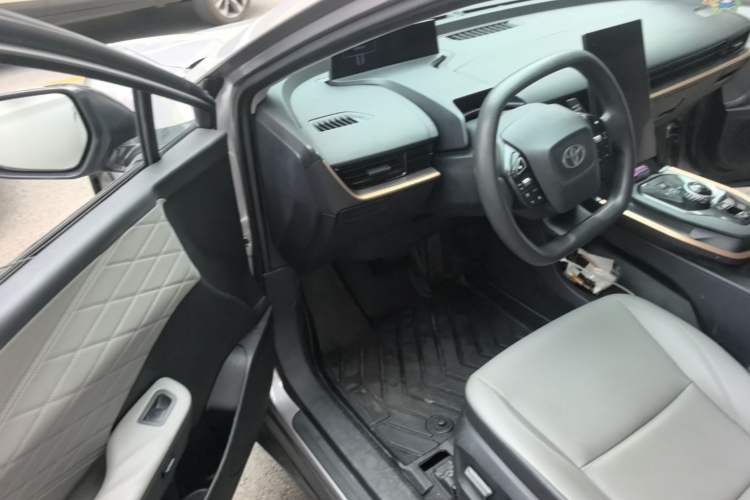 Used Toyota bZ3 2024 517 km Elite PRO Driver Seat