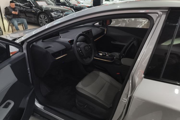 Used Toyota bZ3 2024 517 km Elite PRO Driver Seat