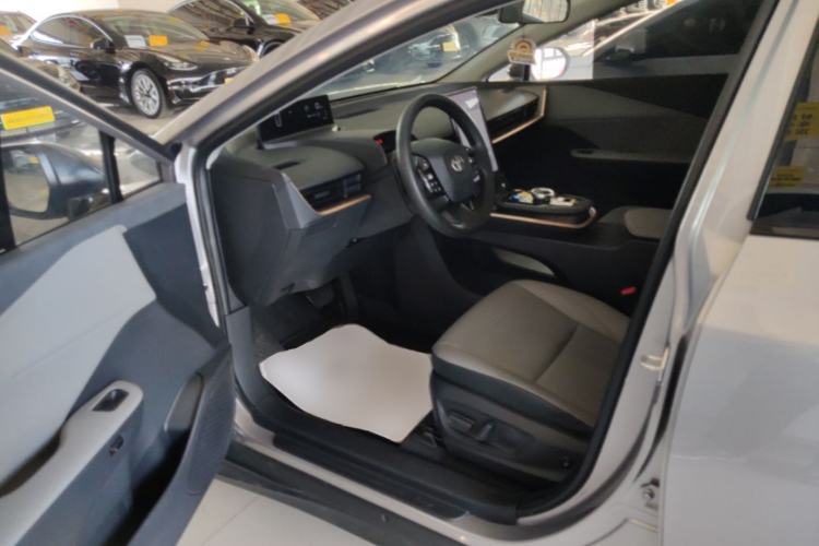 Used Toyota bZ3 2024 517 km Elite PRO Driver Seat