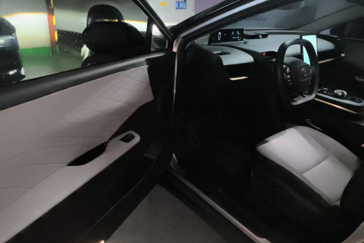 Used Toyota bZ3 2024 517 km Elite PRO Driver Seat
