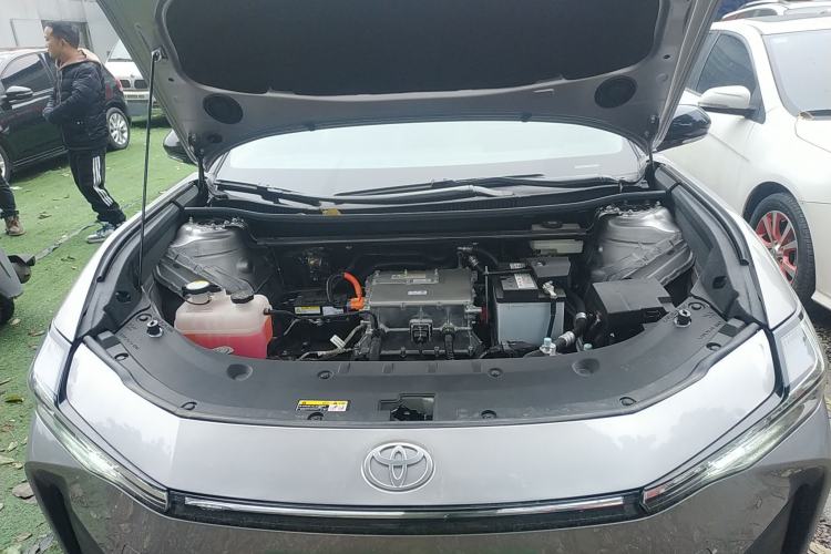 Used Toyota bZ3 2024 517 km Elite PRO Engine Bay