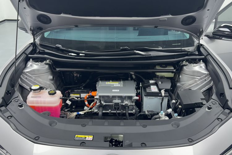 Used Toyota bZ3 2024 517 km Elite PRO Engine Bay