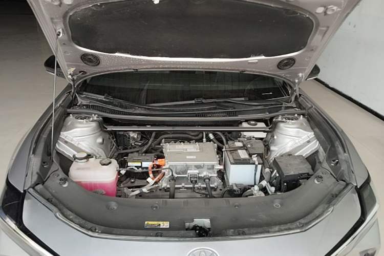 Used Toyota bZ3 2024 517 km Elite PRO Engine Bay
