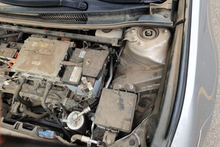 Used Toyota bZ3 2024 517 km Elite PRO Engine Bay Left