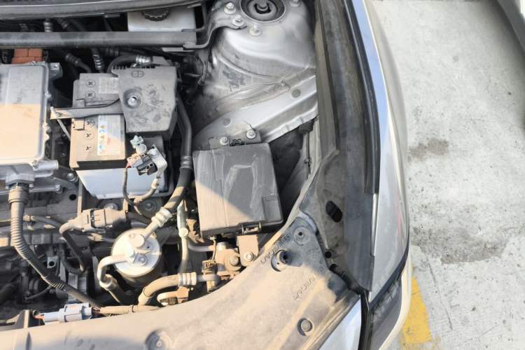 Used Toyota bZ3 2024 517 km Elite PRO Engine Bay Left