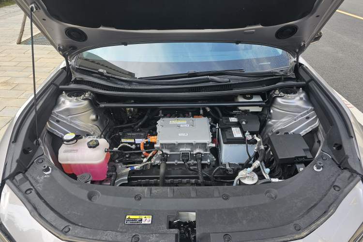 Used Toyota bZ3 2024 517 km Elite PRO Engine Bay