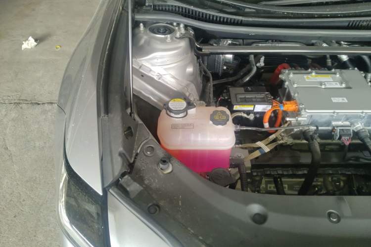 Used Toyota bZ3 2024 517 km Elite PRO Engine Bay Right