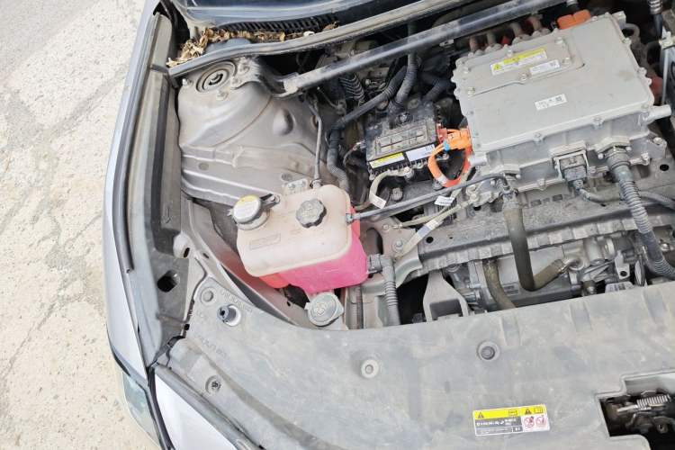 Used Toyota bZ3 2024 517 km Elite PRO Engine Bay Right