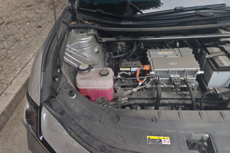 Used Toyota bZ3 2024 517 km Elite PRO Engine Bay Right