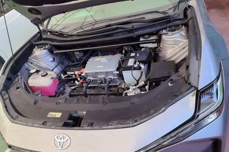 Used Toyota bZ3 2024 517 km Elite PRO Engine Bay