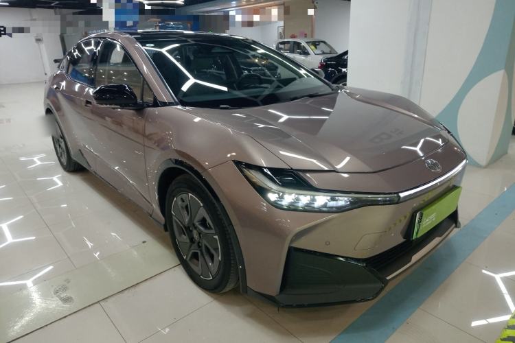 Used Toyota bZ3 2024 616 km Long-Range Premium Exterior 2