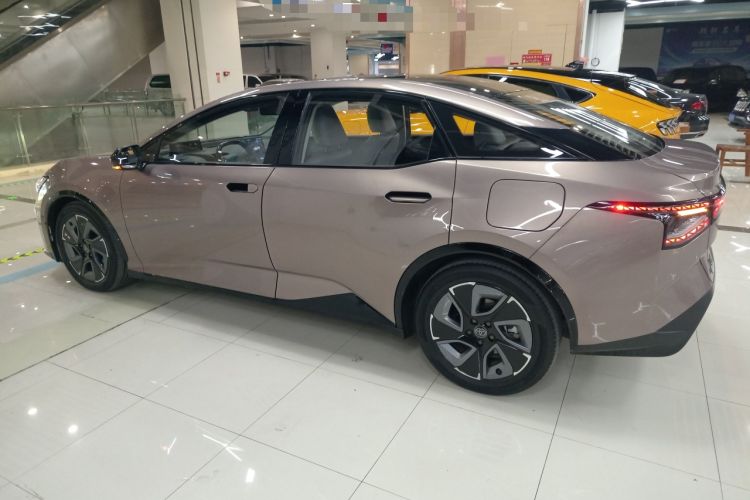 Used Toyota bZ3 2024 616 km Long-Range Premium Exterior 3