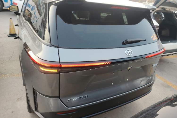 Used Toyota bZ3 2024 616 km Long-Range PRO Exterior 4