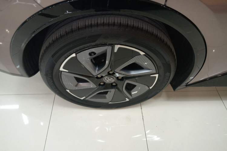 Used Toyota bZ3 2024 616 km Long-Range Premium Exterior 8