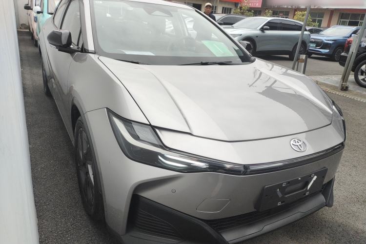Used Toyota bZ3 2024 517 km Elite PRO Front Right 45 Deg