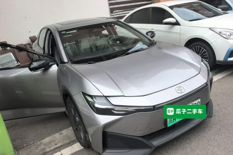 Used Toyota bZ3 2024 517 km Elite PRO Front Right 45 Deg