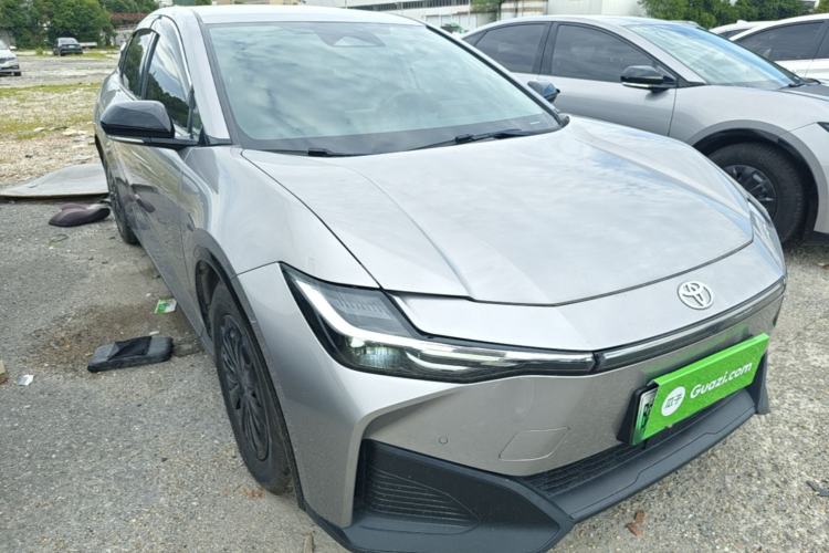 Used Toyota bZ3 2024 517 km Elite PRO Front Right 45 Deg